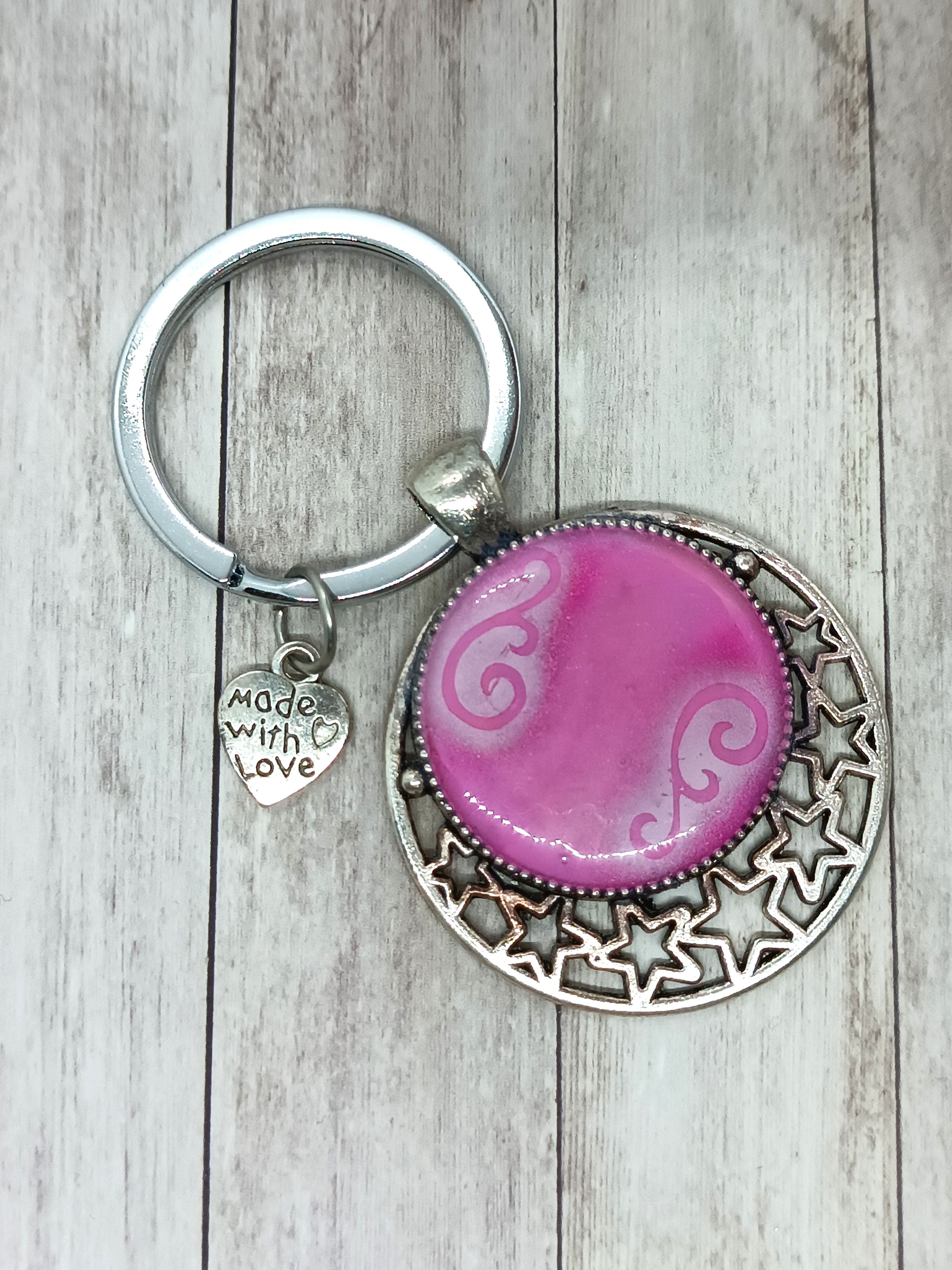 Porte-clés artisanaux résine & métal – Modèles étoiles turquoise et rose