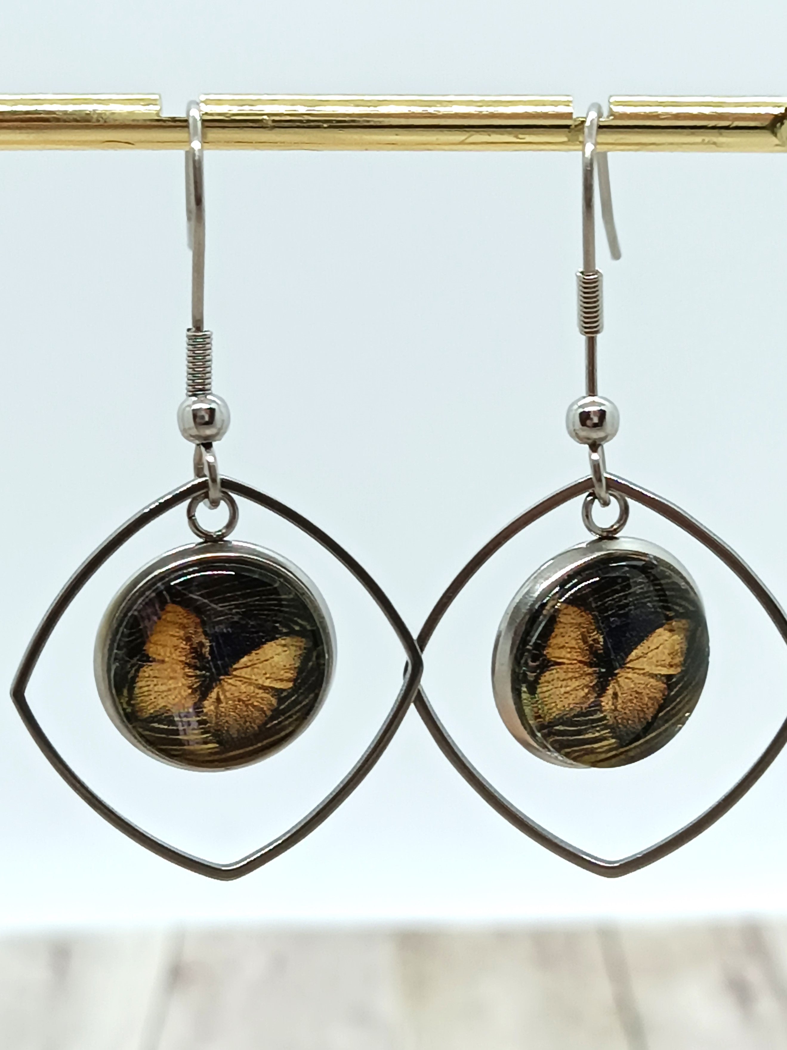 Boucles d’Oreilles Papillon Géométriques – Plusieurs Modèles | laiton | Bijoux Légers & Colorés
